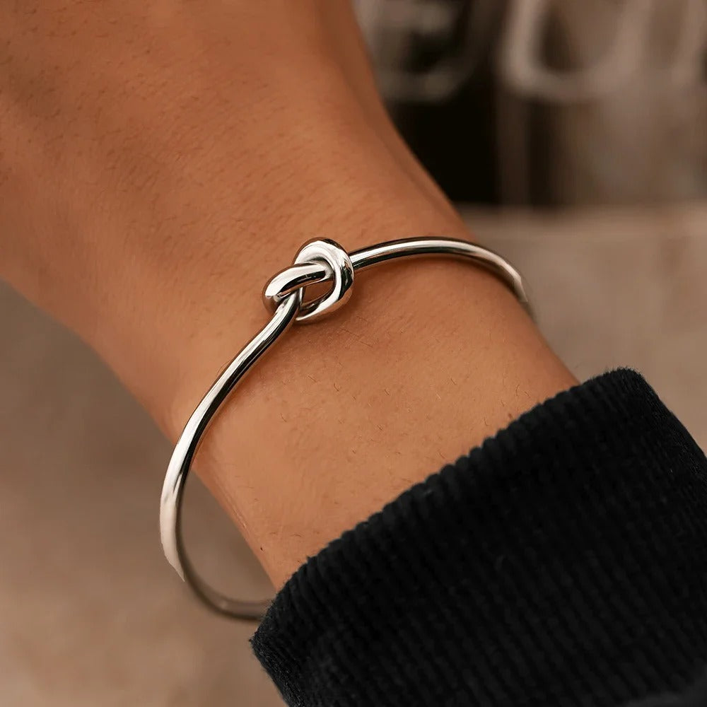 Pulsera Minimalista de Nudos Ajustable